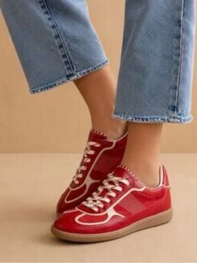 Classic Red Low-Top Sneakers with Contrast Cream Laces